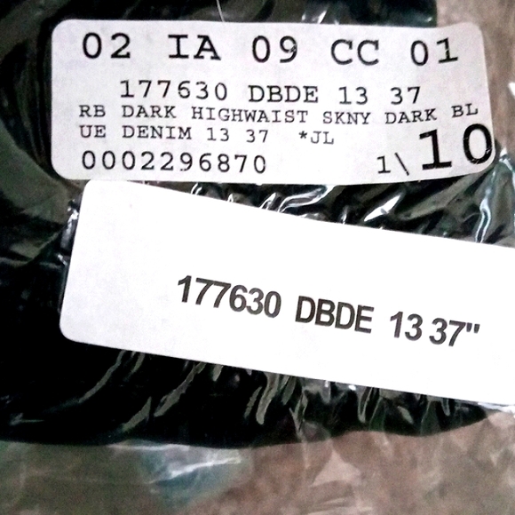 ★ 5-pocket Faded Dark Blue Denim Stretchy Skinny Jeans • NEW w/Tags ★ - Picture 5 of 5